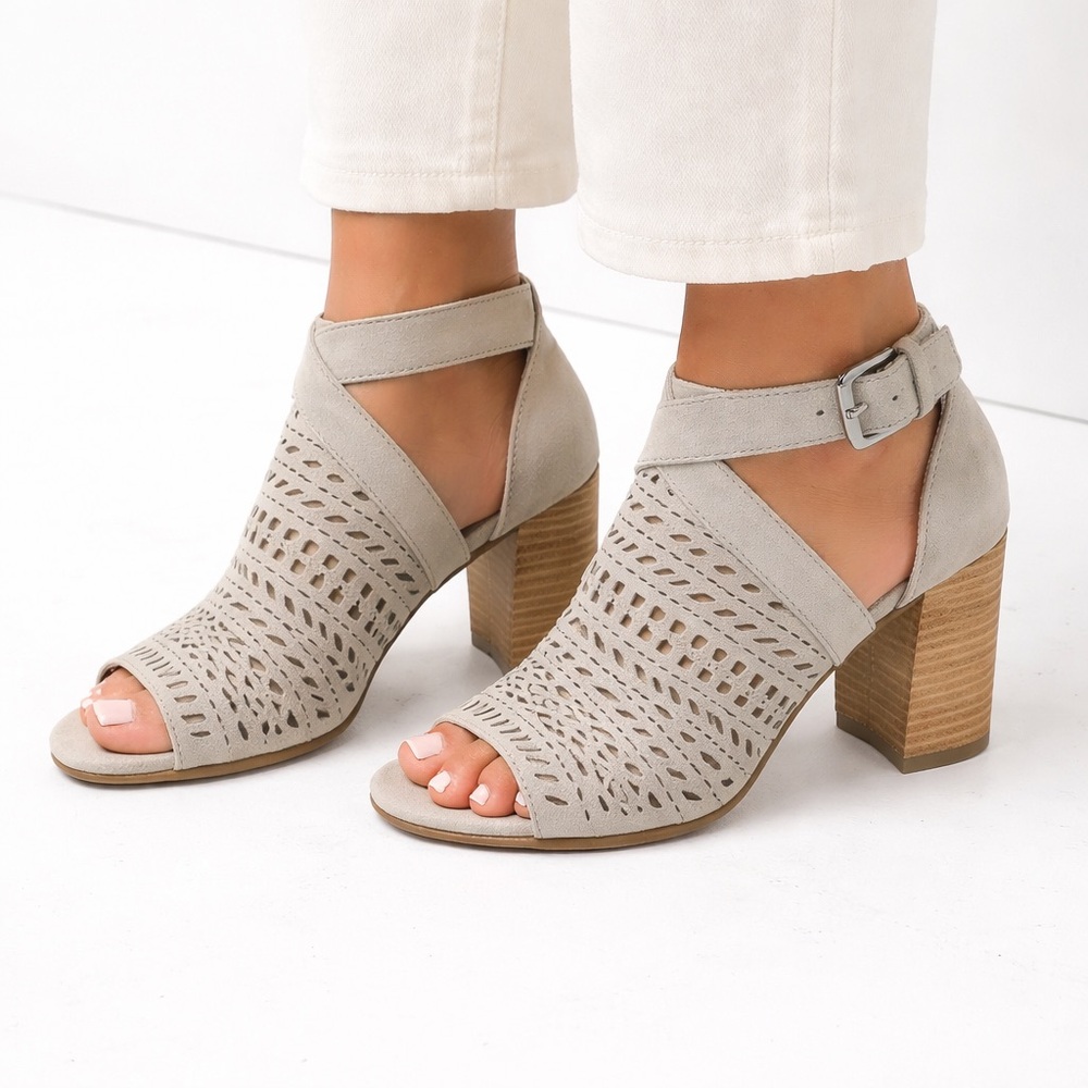 [Marc Fisher] Classic Grey Geela City Sandals